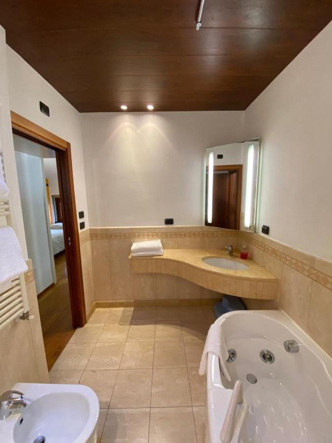 Suite Mavino Appartamenti Sirmione Exterior photo